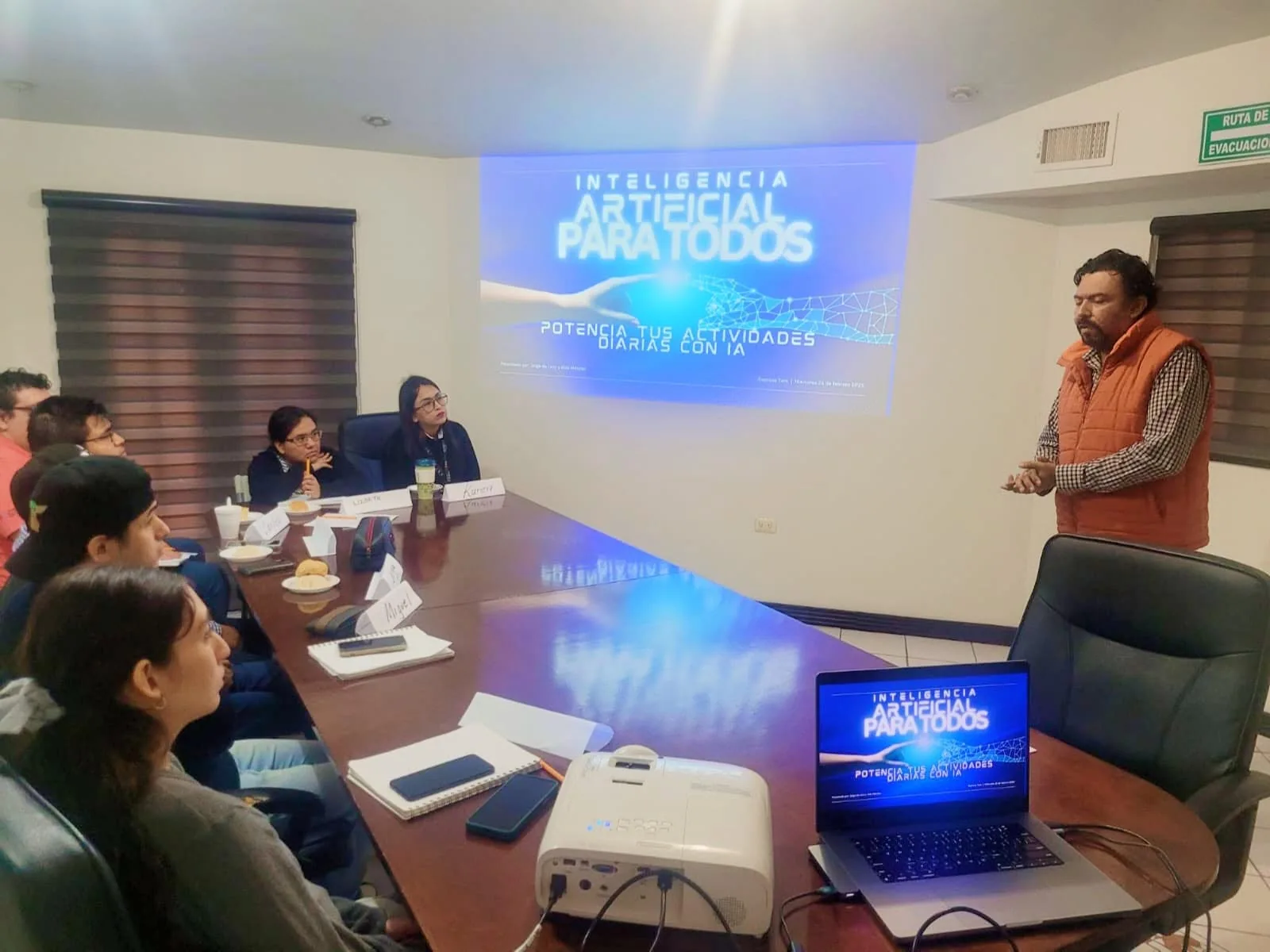 Taller de inteligencia artificial para Megatrans en Reynosa